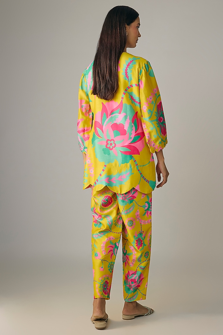 Yellow Silk Co-Ord Set by Archana Shah at Pernia's Pop Up Shop