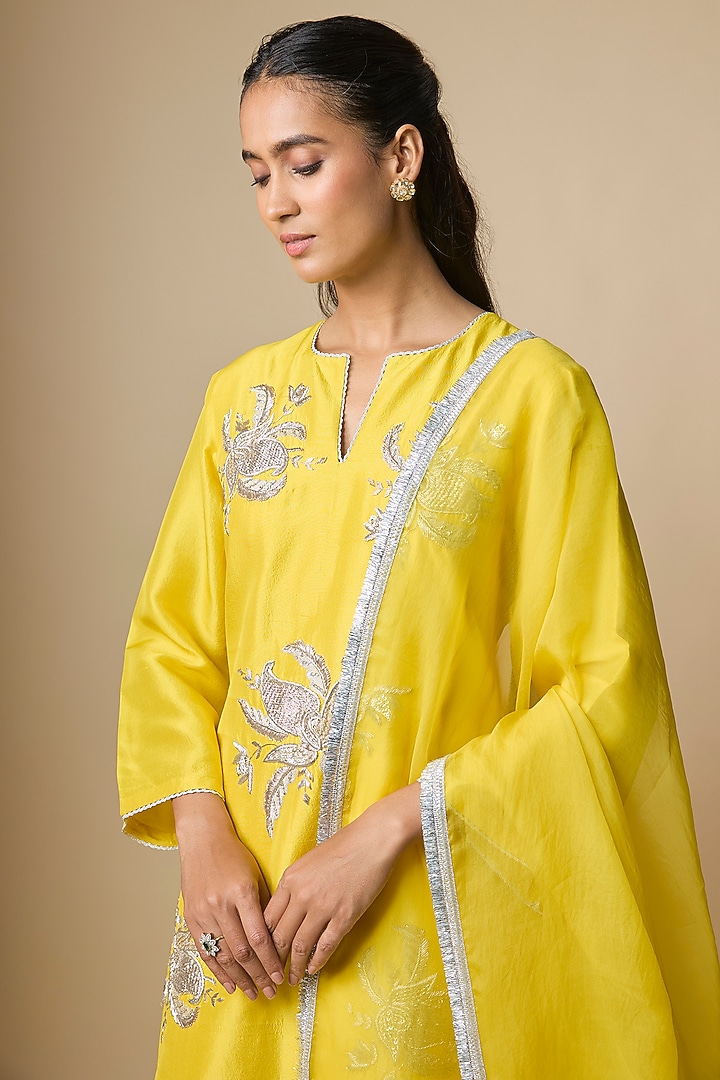 Yellow Silk Kurta Set by Archana Shah at Pernia's Pop Up Shop