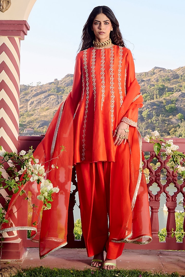 Orange Silk Zari Embroidered Kurta Set by Archana Shah at Pernia's Pop Up Shop