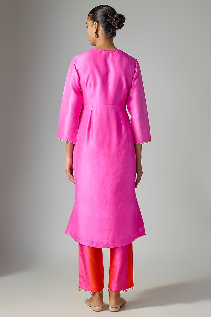 Pink Silk Embroidered Kurta Set by Archana Shah at Pernia's Pop Up Shop
