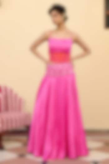 Pink Silk Zari Embroidered Skirt Set by Archana Shah at Pernia's Pop Up Shop