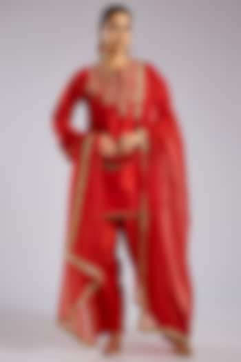 Red Silk Short Kurta Set by Archana Shah at Pernia's Pop Up Shop