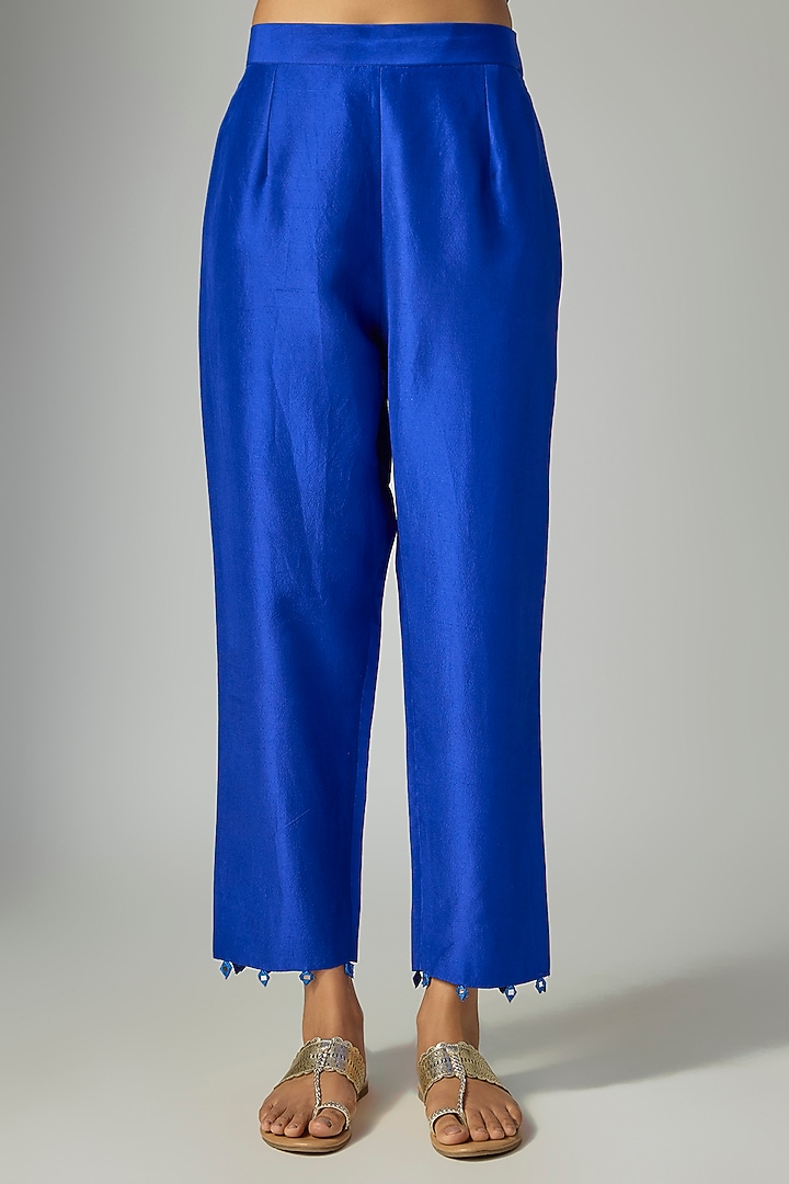 Blue Silk Embroidered Kurta Set by Archana Shah at Pernia's Pop Up Shop