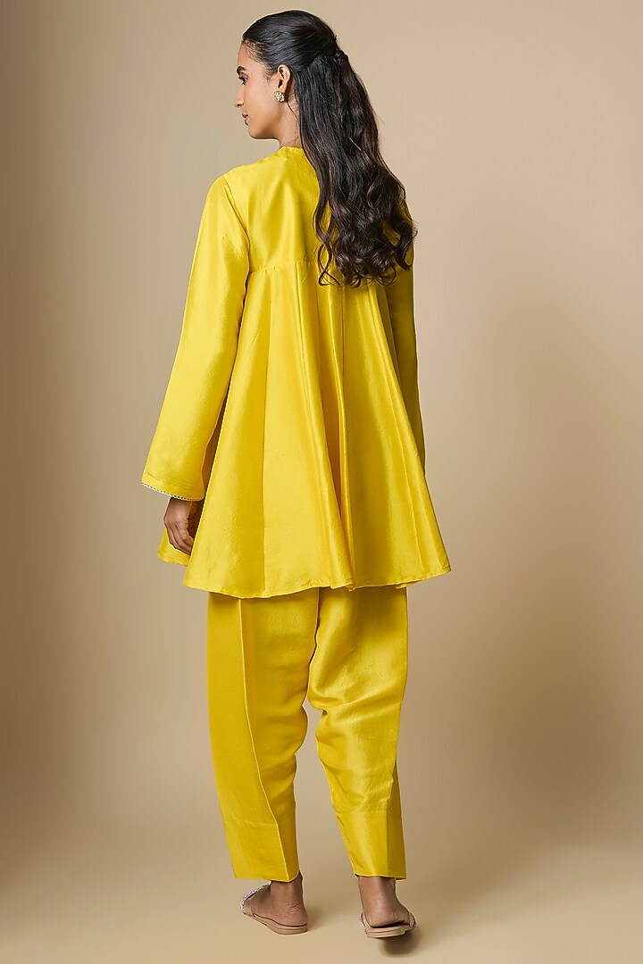 Yellow Silk Kurta Set by Archana Shah at Pernia's Pop Up Shop