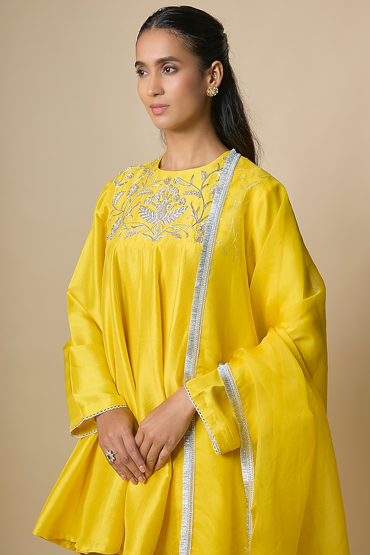 Yellow Silk Kurta Set by Archana Shah at Pernia's Pop Up Shop