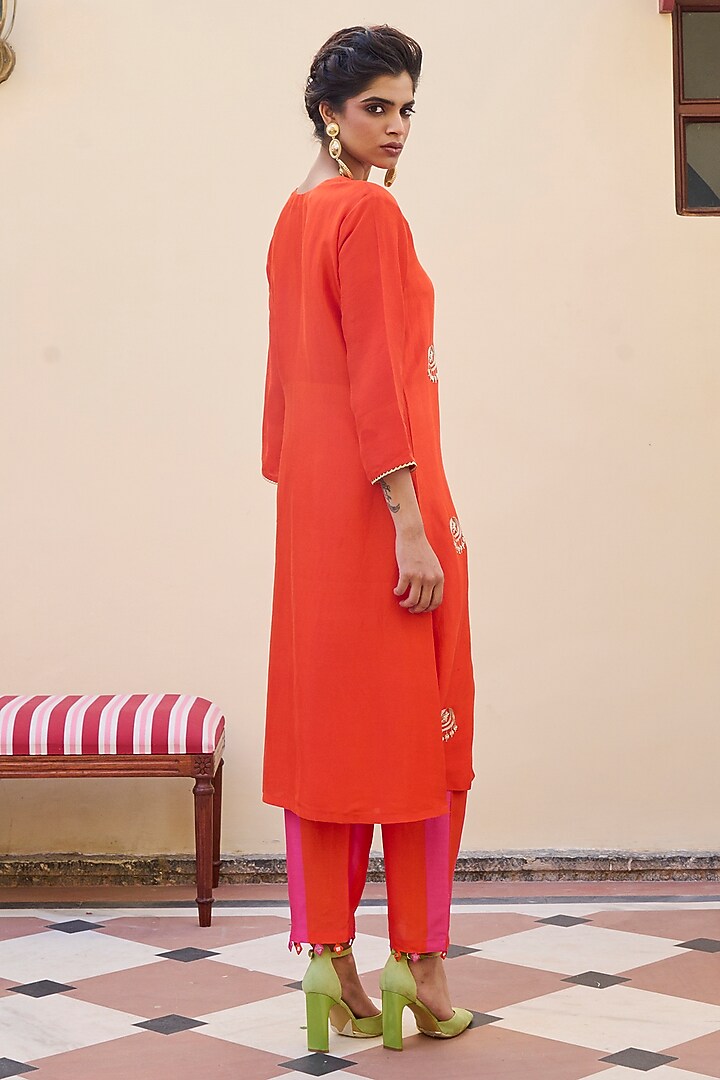 Orange Silk Mirror Embroidered Kurta Set by Archana Shah at Pernia's Pop Up Shop