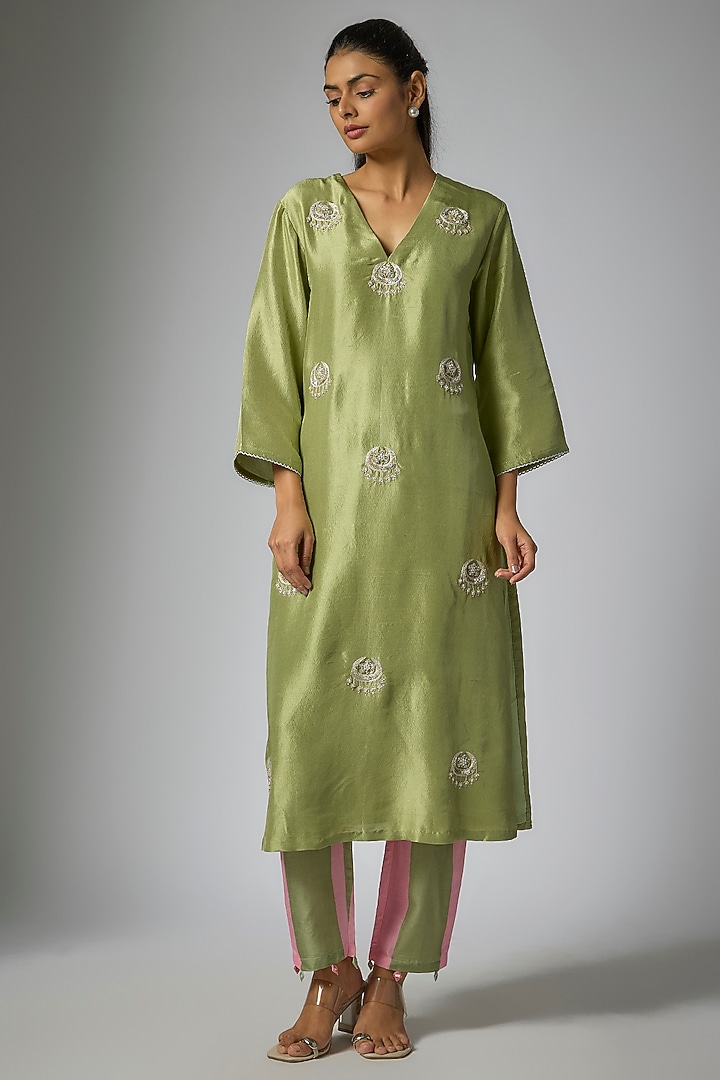 Green Silk Zari Embroidered Kurta Set by Archana Shah at Pernia's Pop Up Shop