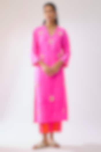 Pink Silk Mirror Embroidered Kurta Set by Archana Shah at Pernia's Pop Up Shop