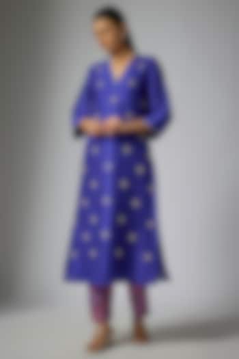 Blue Silk Zari Embroidered Kurta Set by Archana Shah at Pernia's Pop Up Shop