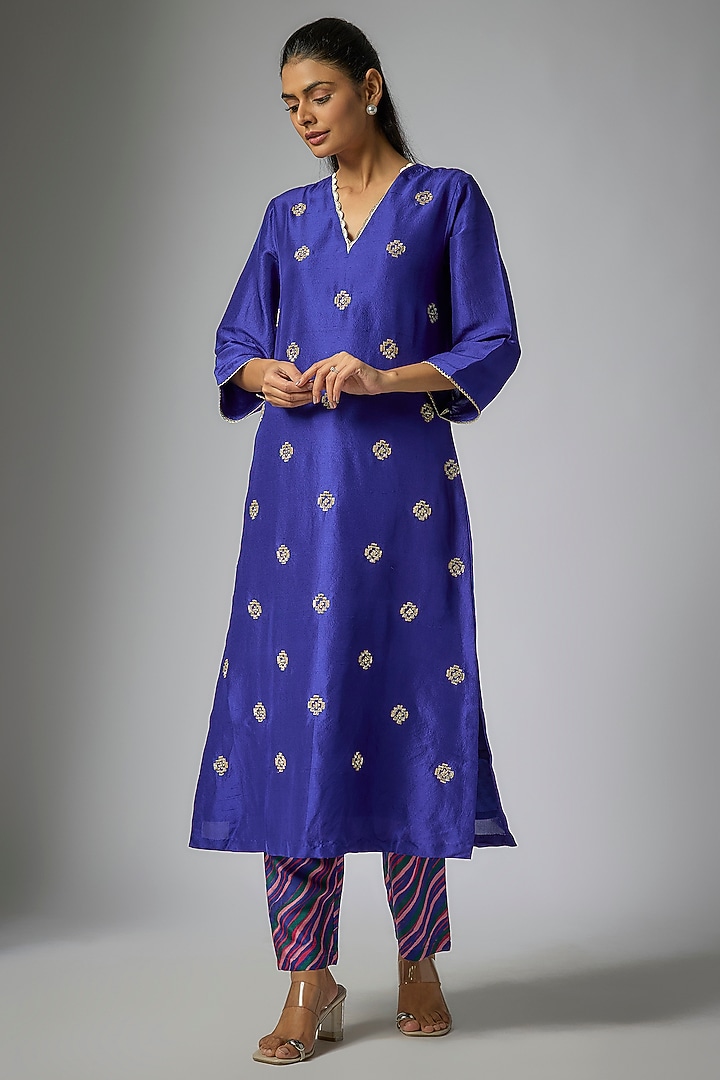 Blue Silk Zari Embroidered Kurta Set by Archana Shah at Pernia's Pop Up Shop