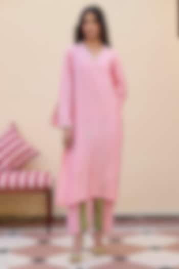 Light Pink Silk Boota Embroidered Kurta Set by Archana Shah at Pernia's Pop Up Shop