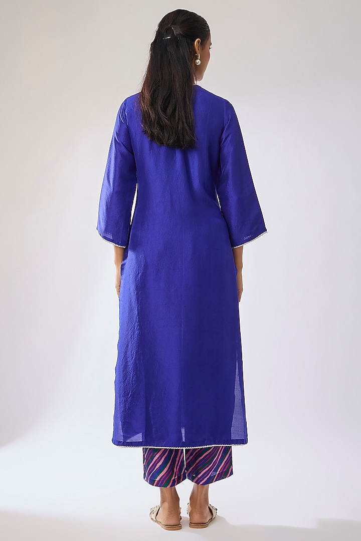 Blue Silk Floral Boota Embroidered Kurta Set by Archana Shah at Pernia's Pop Up Shop