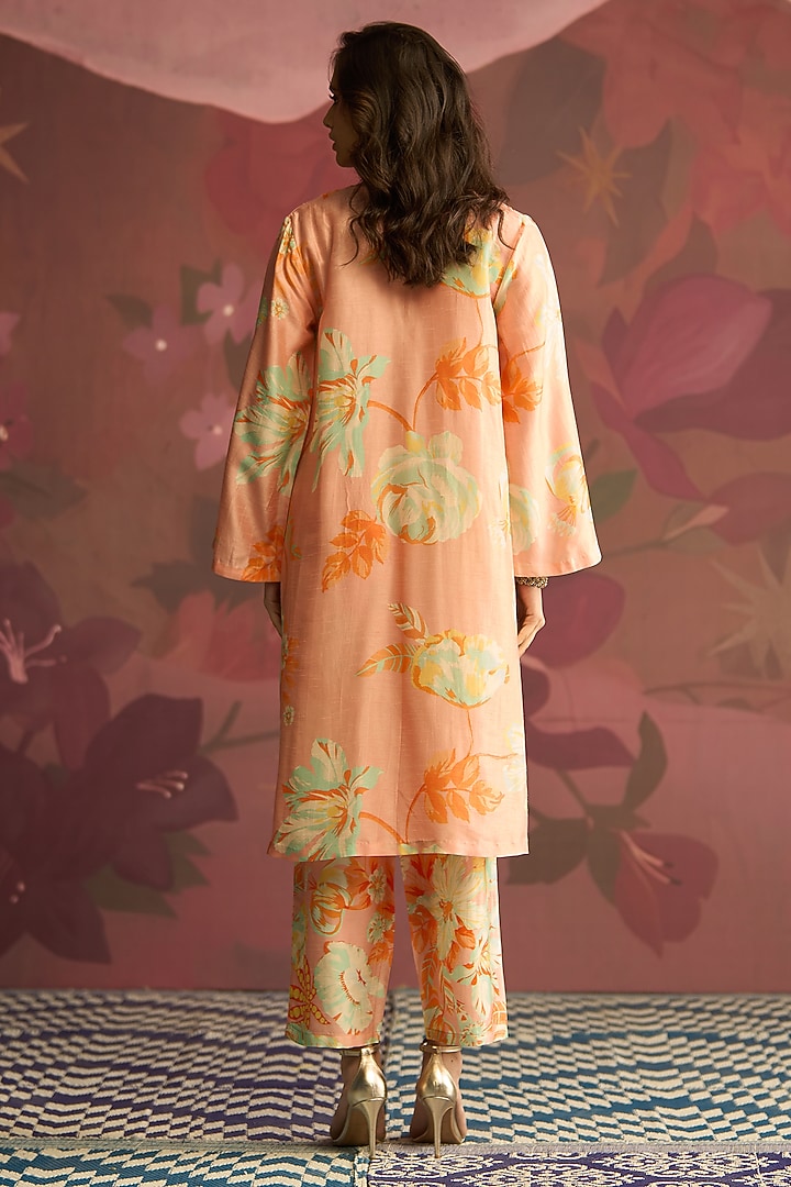 Peach Silk Kurta Set by Archana Shah at Pernia's Pop Up Shop