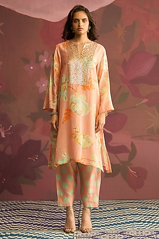 Peach Silk Sequins Work Kurta Set by Archana Shah