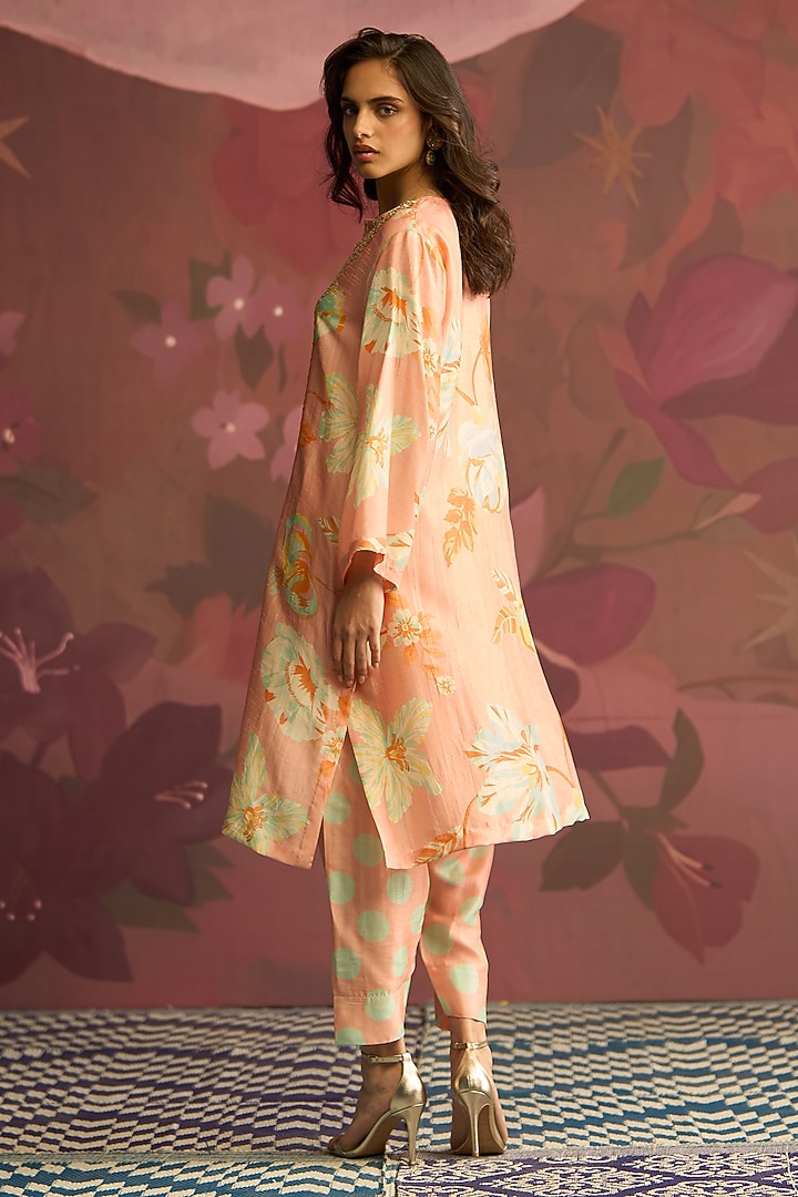 Peach Silk Sequins Work Kurta Set by Archana Shah at Pernia's Pop Up Shop