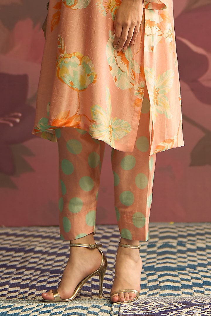 Peach Silk Sequins Work Kurta Set by Archana Shah at Pernia's Pop Up Shop