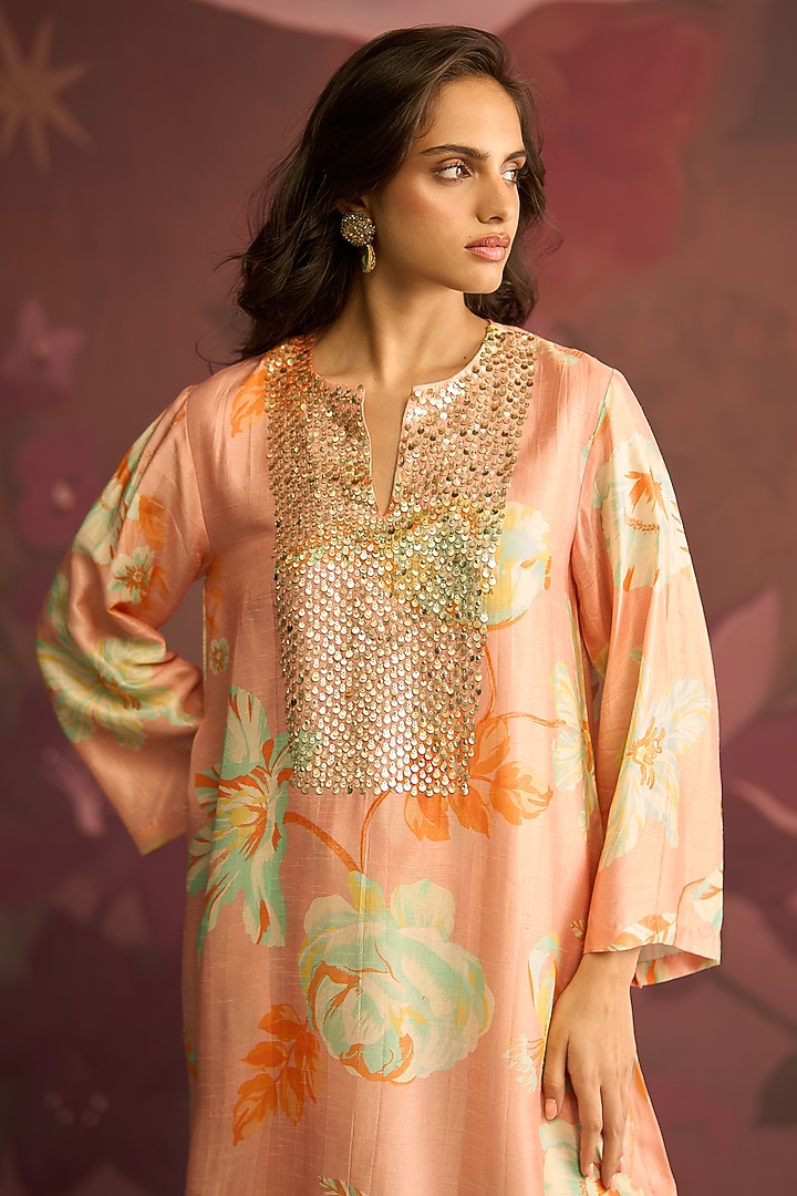 Peach Silk Sequins Work Kurta Set by Archana Shah at Pernia's Pop Up Shop