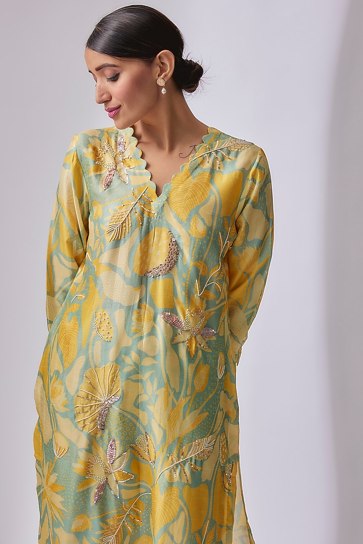 Yellow Bemberg Silk Printed Kurta Set by Archana Shah at Pernia's Pop Up Shop