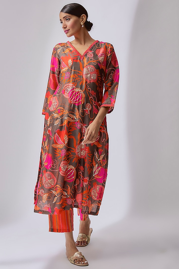 Grey Bemberg Silk Printed Kurta Set by Archana Shah at Pernia's Pop Up Shop