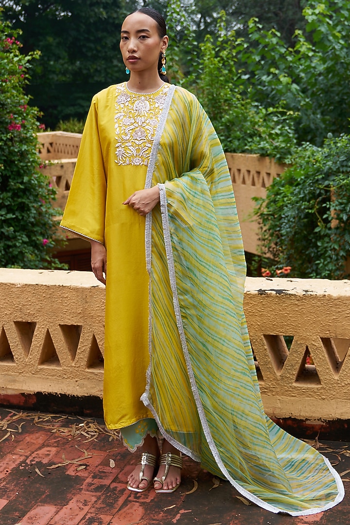 Yellow Silk Zardosi Work Kurta Set by Archana Shah at Pernia's Pop Up Shop