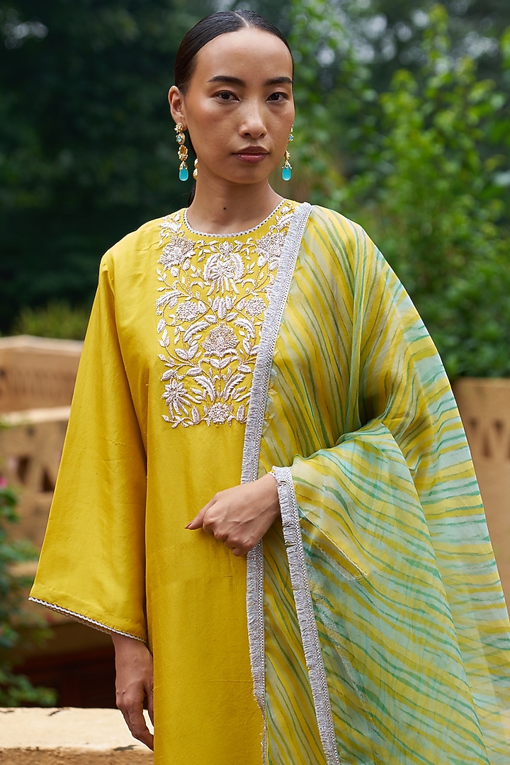 Yellow Silk Zardosi Work Kurta Set by Archana Shah at Pernia's Pop Up Shop