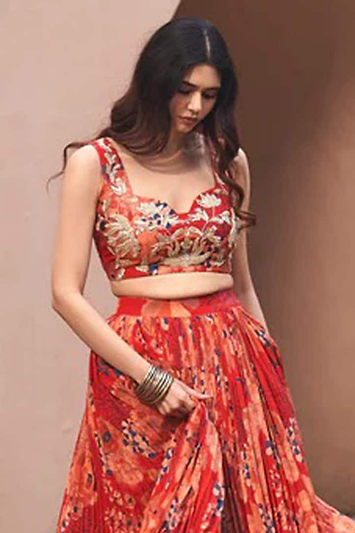 Red Bemberg Crepe Digital Printed Wedding Lehenga Set by Archana Shah at Pernia's Pop Up Shop