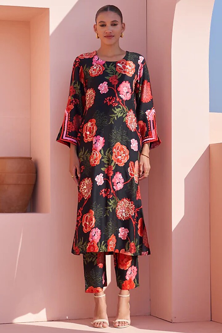 Black Bemberg Silk Digital Printed & Hand Embroidered Kurta Set by Archana Shah at Pernia's Pop Up Shop