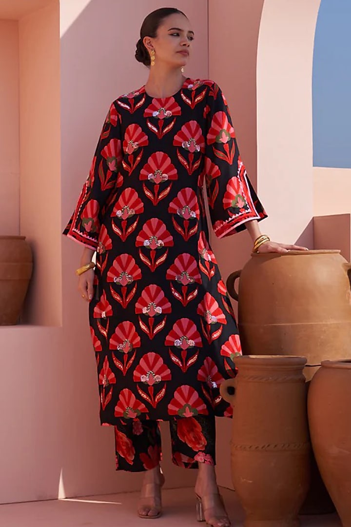 Black Bemberg Silk Digital Printed & Hand Embroidered Kurta Set by Archana Shah at Pernia's Pop Up Shop