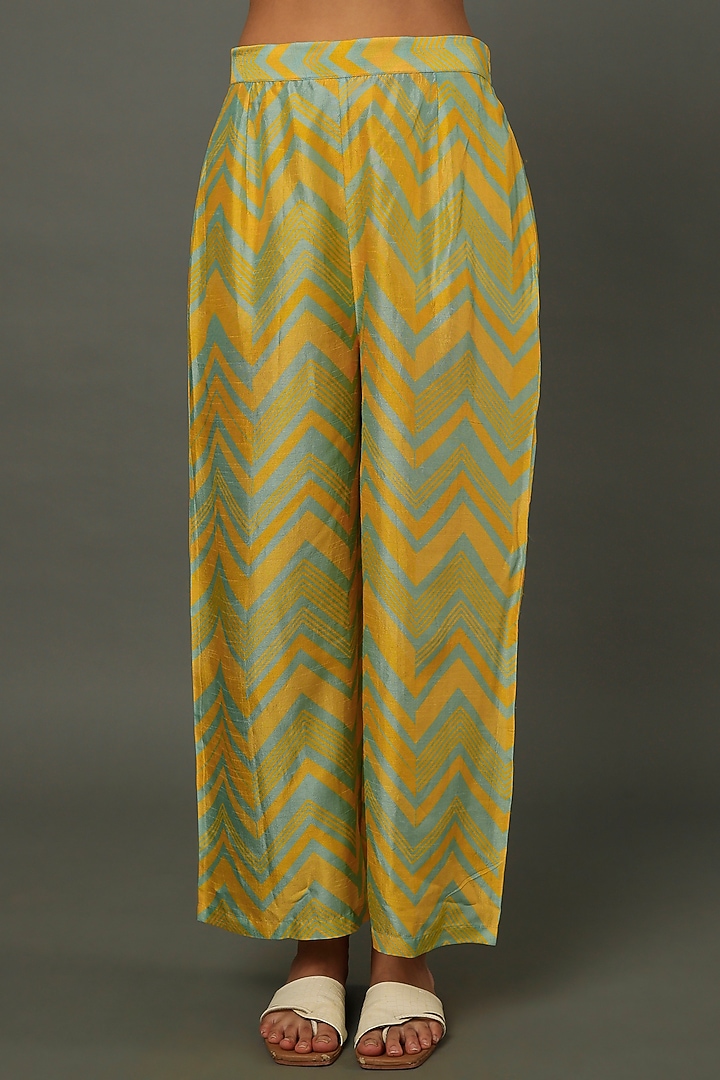 Multi-Coloured Embroidered Kurta Set by Archana Shah at Pernia's Pop Up Shop