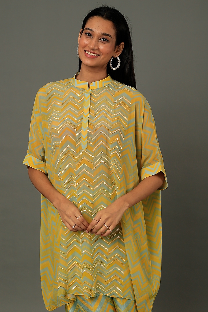 Multi-Coloured Embroidered Kurta Set by Archana Shah at Pernia's Pop Up Shop
