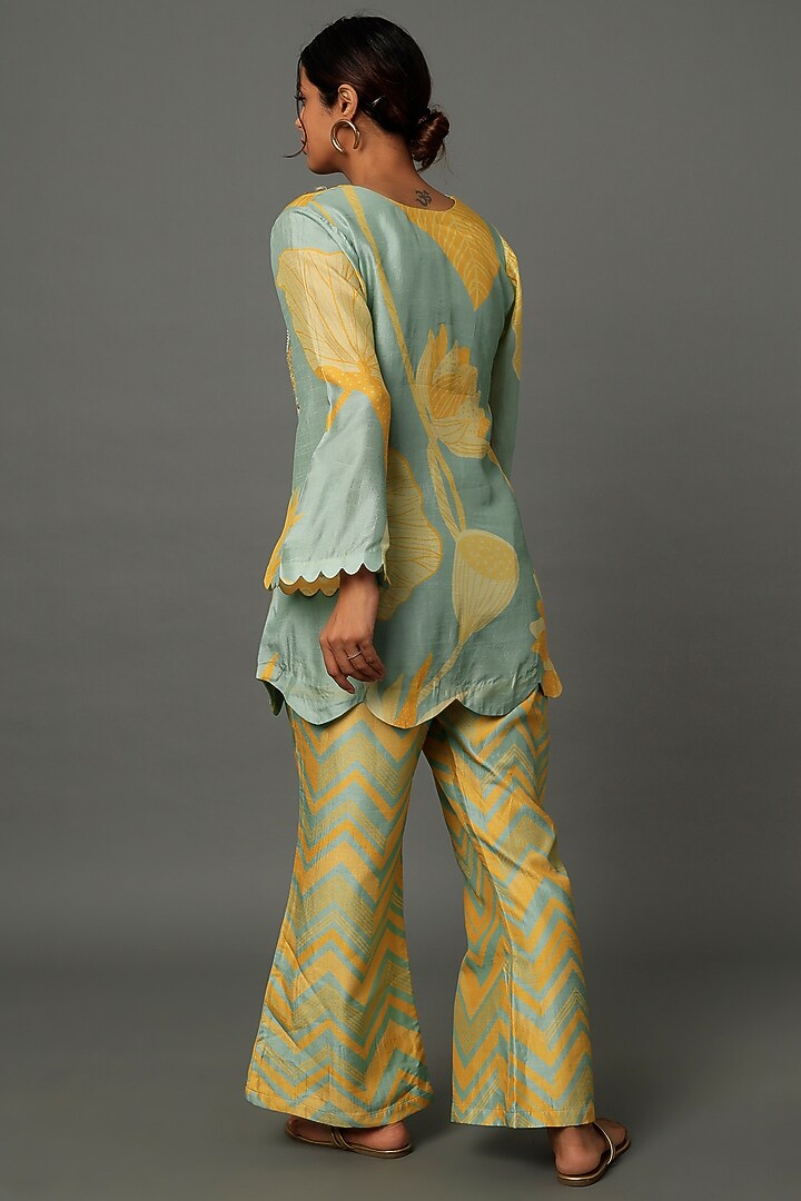 Mint Green Embroidered Short Kurta Set by Archana Shah at Pernia's Pop Up Shop