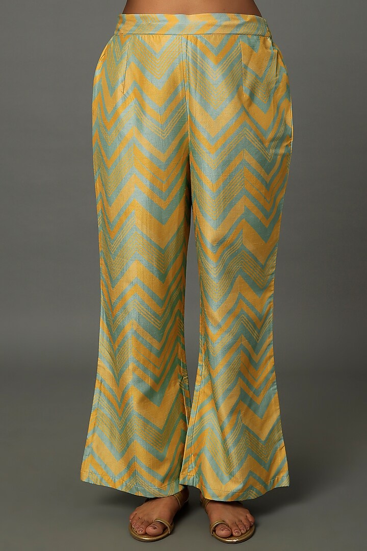 Mint Green Embroidered Short Kurta Set by Archana Shah at Pernia's Pop Up Shop