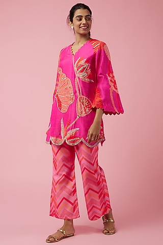 Fuchsia Embroidered Kurta Set by Archana Shah