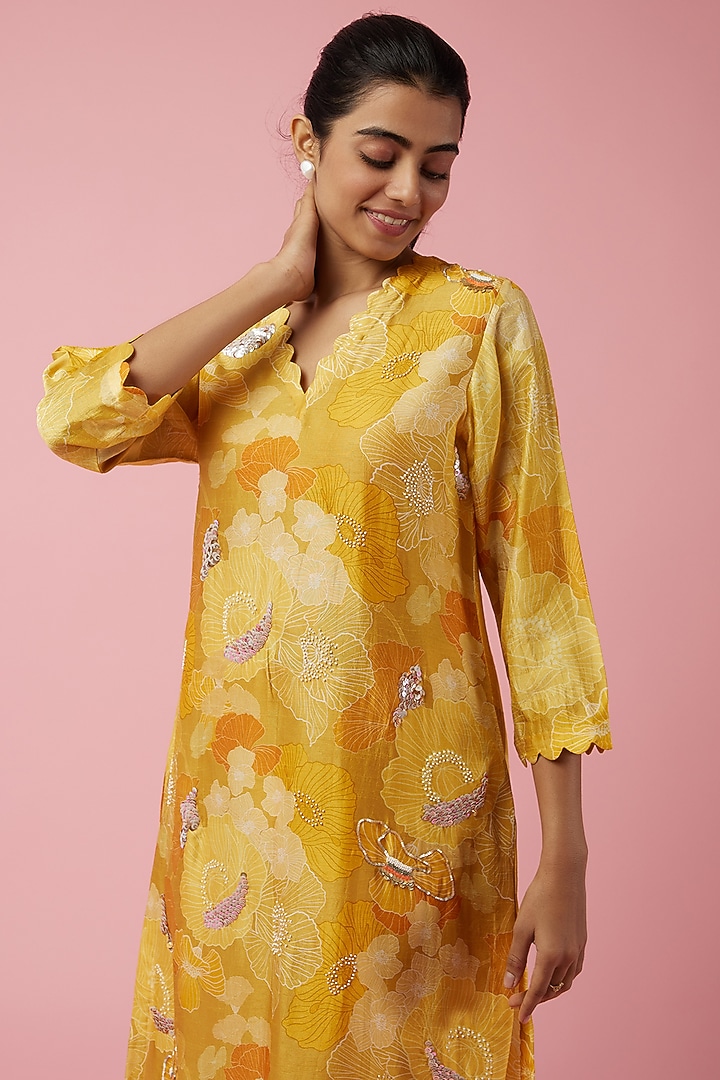 Yellow Floral Printed Kurta Set by Archana Shah at Pernia's Pop Up Shop