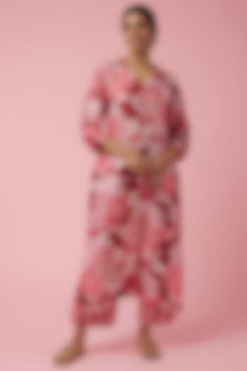 Pink Floral Printed Kurta Set by Archana Shah at Pernia's Pop Up Shop