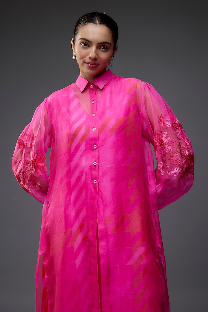 Fuchsia Organza Kurta Set by Archana Shah at Pernia's Pop Up Shop