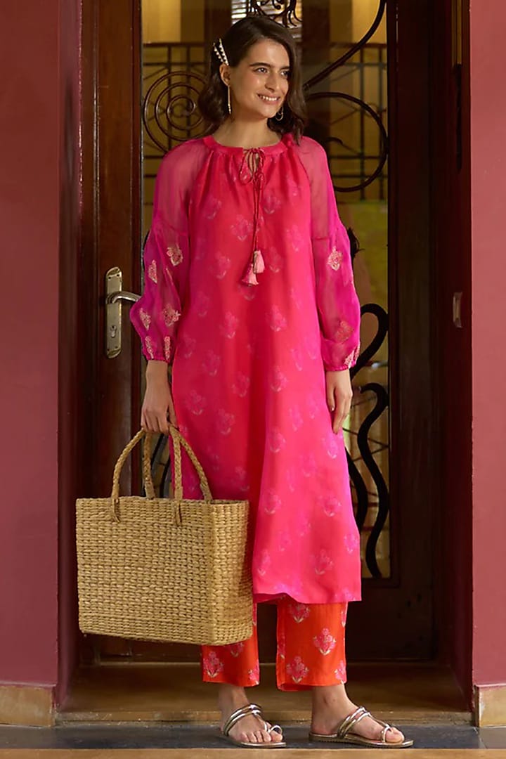 Pink Organza Embellished Kurta Set by Archana Shah at Pernia's Pop Up Shop