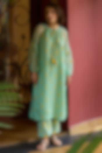 Blue Organza Embellished Kurta Set by Archana Shah at Pernia's Pop Up Shop