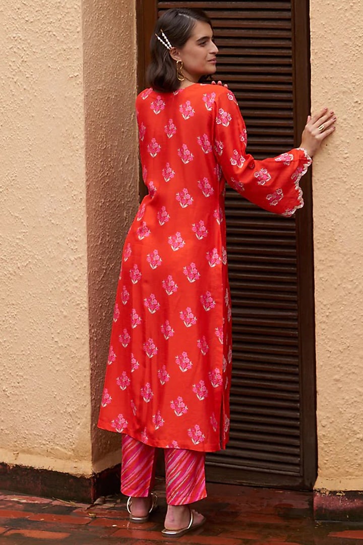 Scarlet Silk Dori Embroidered Kurta Set by Archana Shah at Pernia's Pop Up Shop