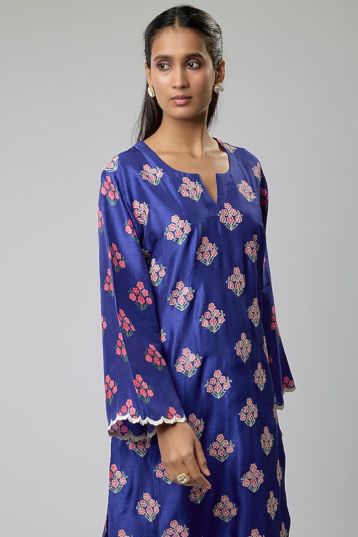 Blue Bemberg Silk Floral Printed Kurta Set by Archana Shah at Pernia's Pop Up Shop