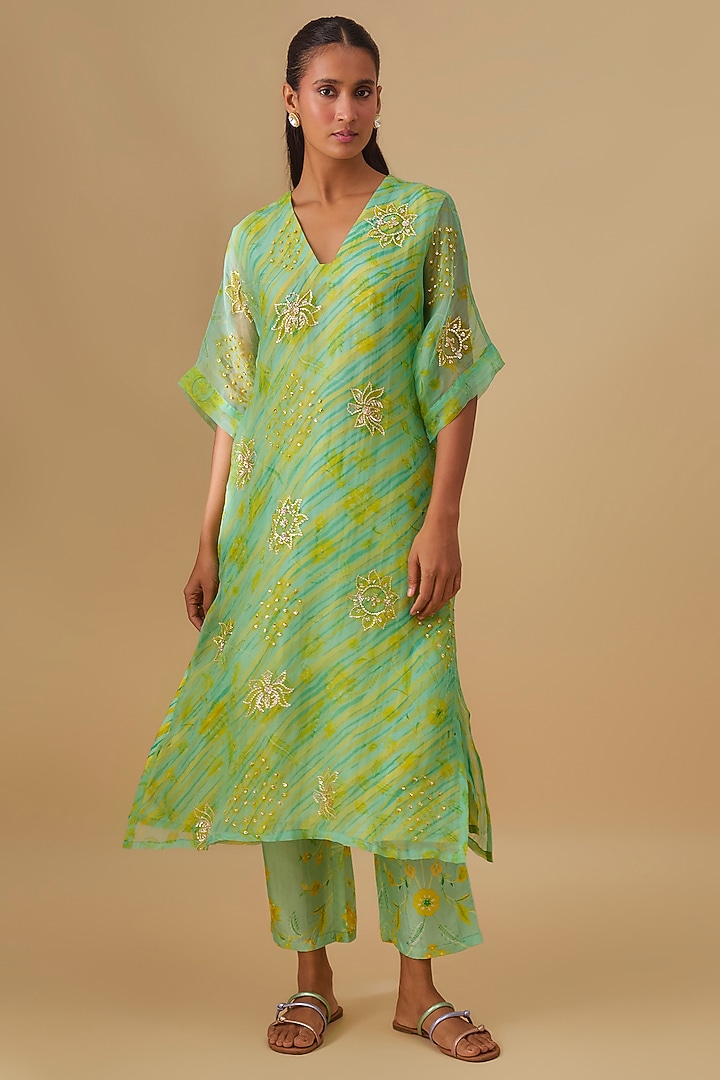 Green Organza Sequins Embellished Kurta Set by Archana Shah at Pernia's Pop Up Shop