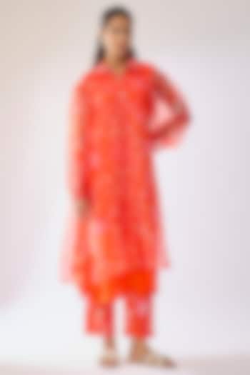 Orange Organza Embellished Kurta Set by Archana Shah at Pernia's Pop Up Shop