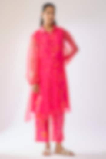 Pink Organza Embellished Kurta Set by Archana Shah at Pernia's Pop Up Shop