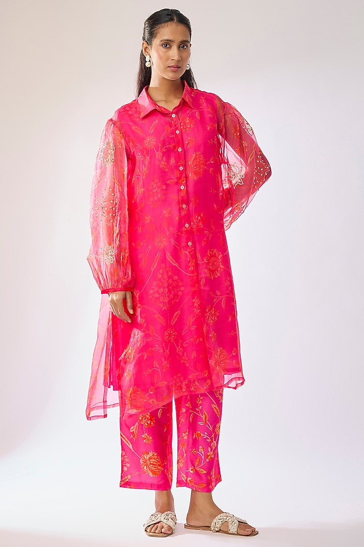 Pink Organza Embellished Kurta Set by Archana Shah at Pernia's Pop Up Shop