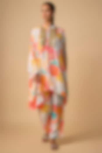 White Bemberg Crepe Floral Printed Kurta Set by Archana Shah at Pernia's Pop Up Shop