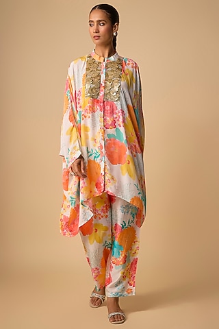 White Bemberg Crepe Floral Printed Kurta Set by Archana Shah
