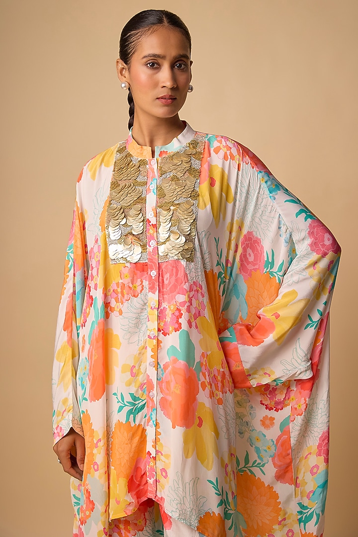 White Bemberg Crepe Floral Printed Kurta Set by Archana Shah at Pernia's Pop Up Shop
