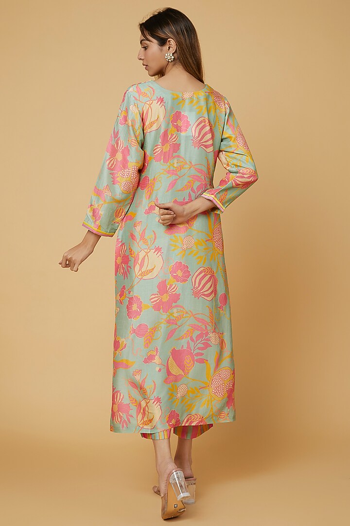 Blue Floral Printed Kurta Set by Archana Shah at Pernia's Pop Up Shop