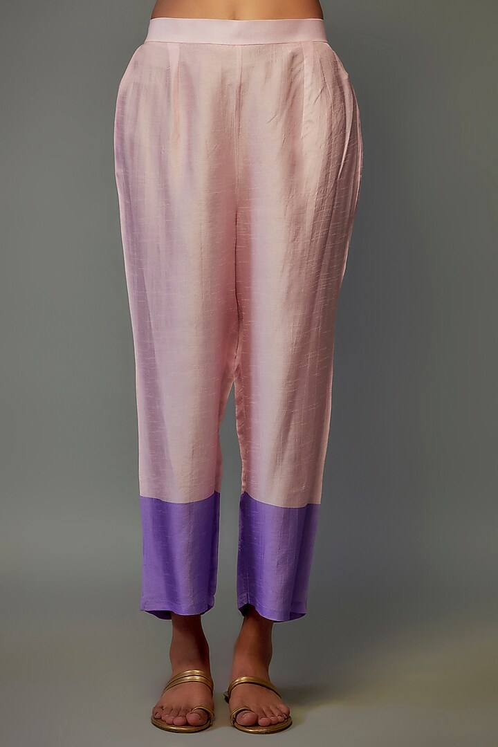 Mauve Bemberg Silk Digital Printed & Hand Embroidered Kurta Set by Archana Shah at Pernia's Pop Up Shop