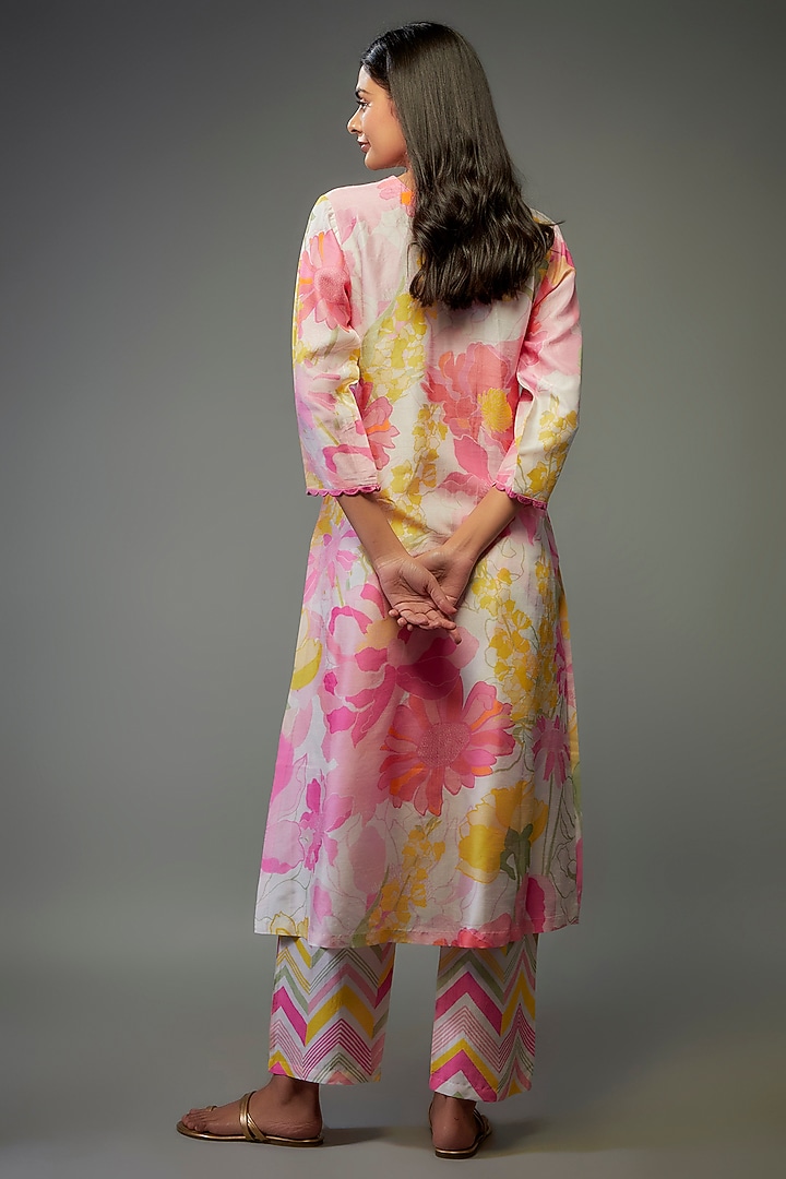 Ivory Bemberg Silk Digital Printed & Hand Embroidered Kurta Set by Archana Shah at Pernia's Pop Up Shop